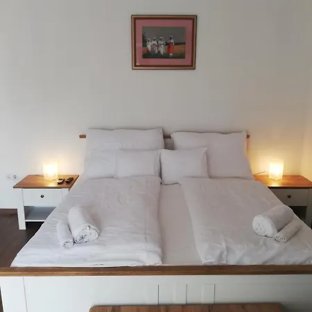 فندق مبيت وإفطار Levanda Panzio 3*