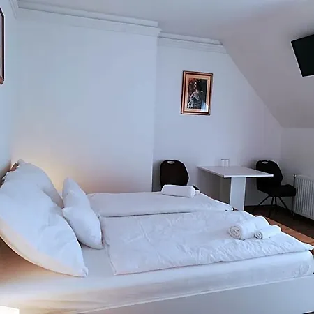 Levanda Panzio 3* Kópháza