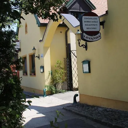 Levanda Panzio Bed & Breakfast