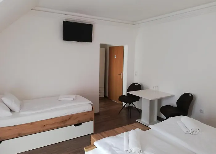 Levanda Panzio فندق مبيت وإفطار 3*