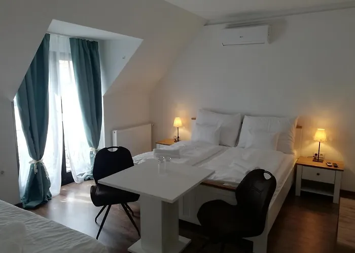 فندق مبيت وإفطار Levanda Panzio 3*